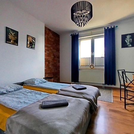 Apartament Z Ogrodem W Sercu Torunia Exterior foto